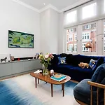 Veeve - Gateway To Notting Hill