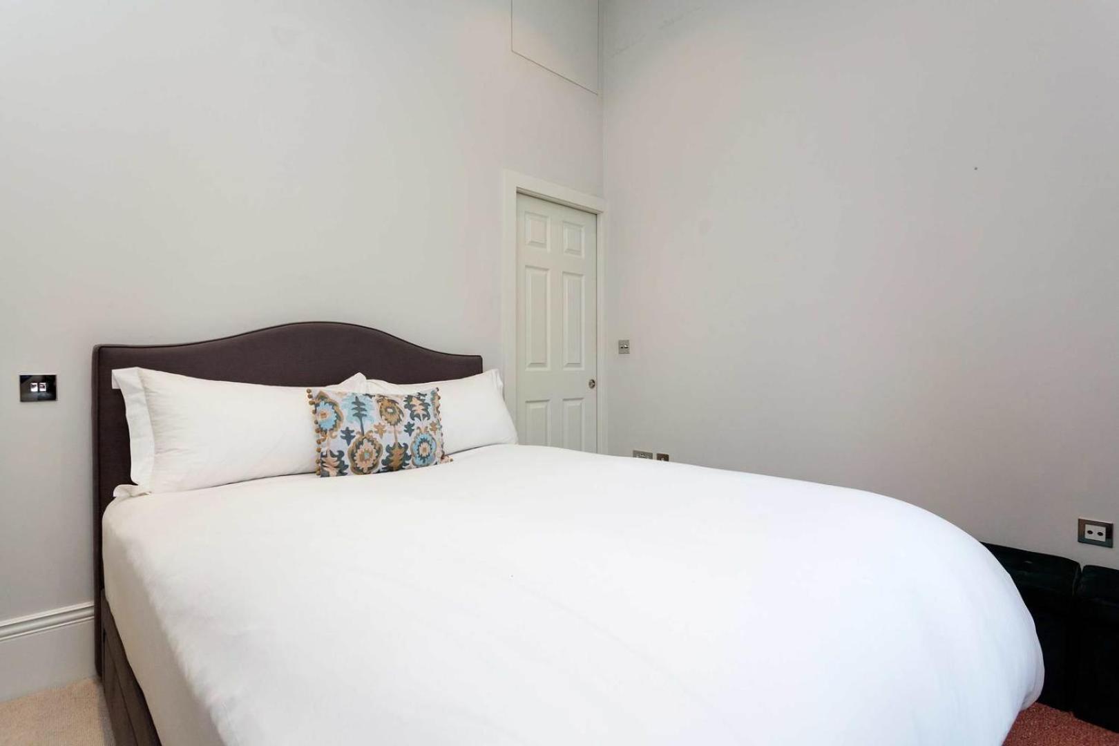 Veeve - Gateway To Notting Hill